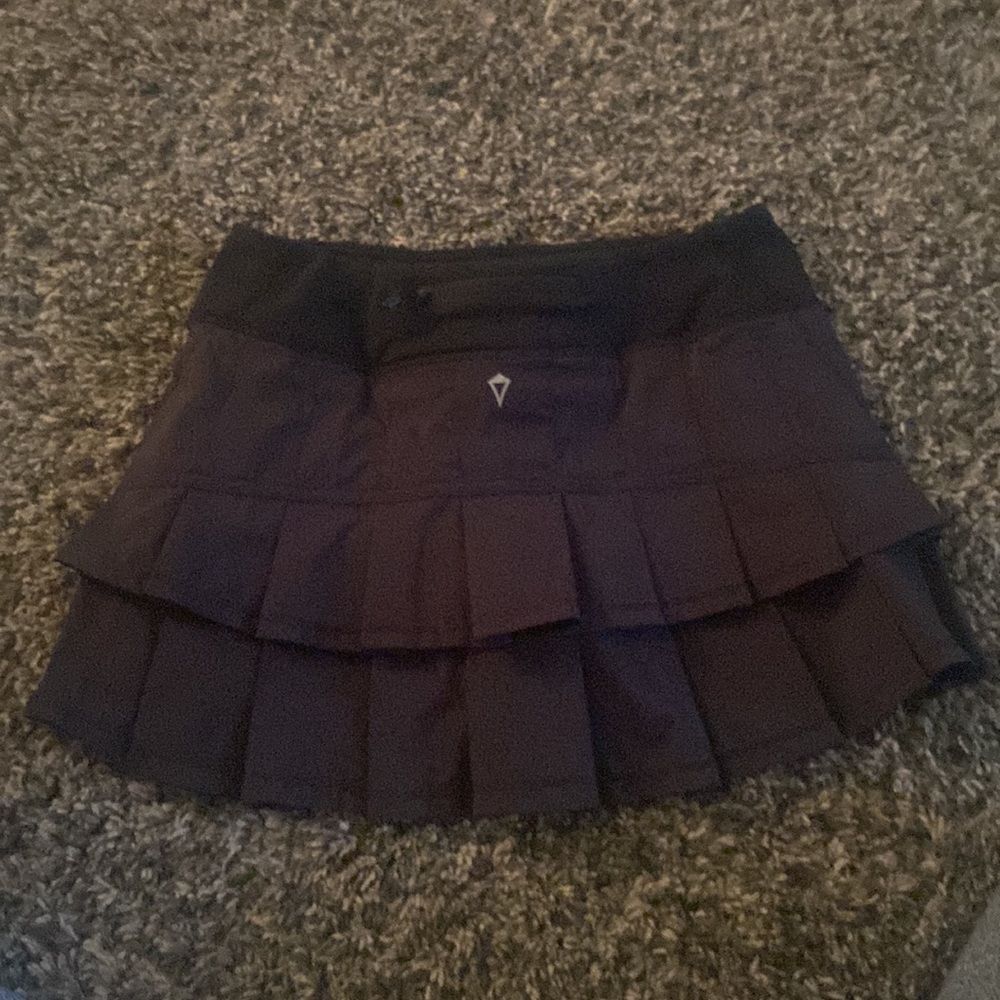 Ivviva by Lululemon ruffled skirt